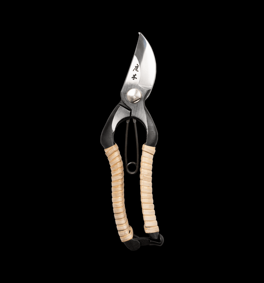 Niwaki Fujimaki Rattan Secateurs - Secateurs & Pruning Shears